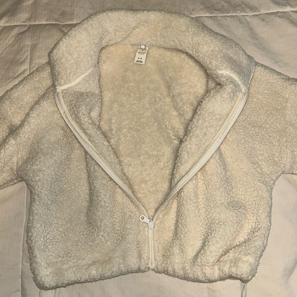 Aerie OFFLINE Fluffy Sherpa Cropped Full Zip Sweatshirt - Picture 7 of 8